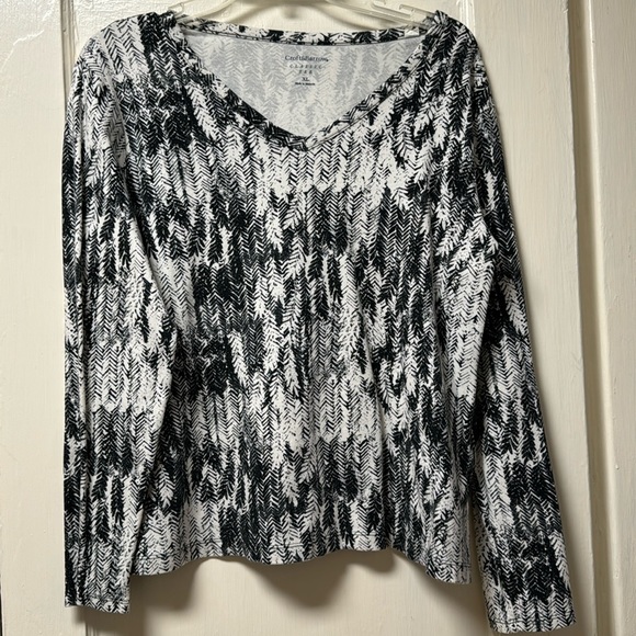 Long Sleeve V Neck - Picture 1 of 5